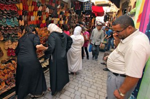 Morocco-Fez-shopping-in-the-medina